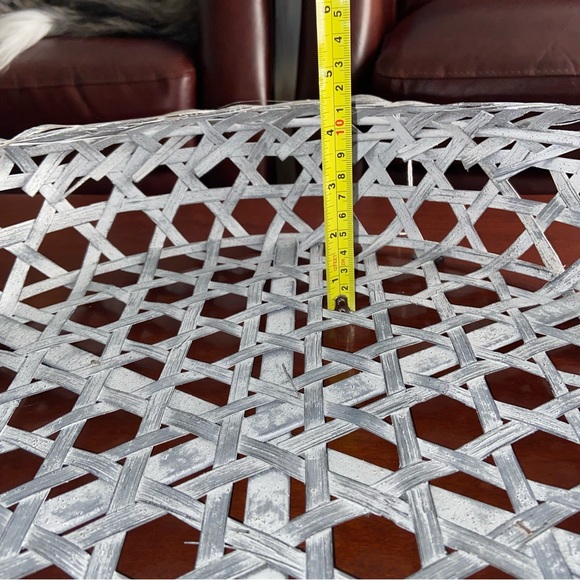 CUTE TABLE TOP WICKER BASKET - Picture 3 of 4